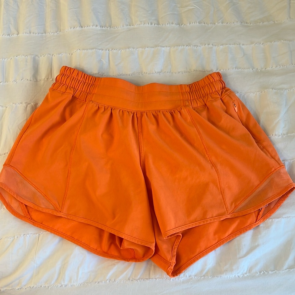 Lululemon Hotty Hot Low-Rise Lined Short 4” SIZE: 6 COLOR: Neon/Bright Orange
